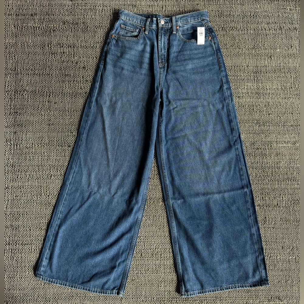 GAP Mid-Rise UltraSoft Bagg Jeans
Size: 28
Condition: NWT